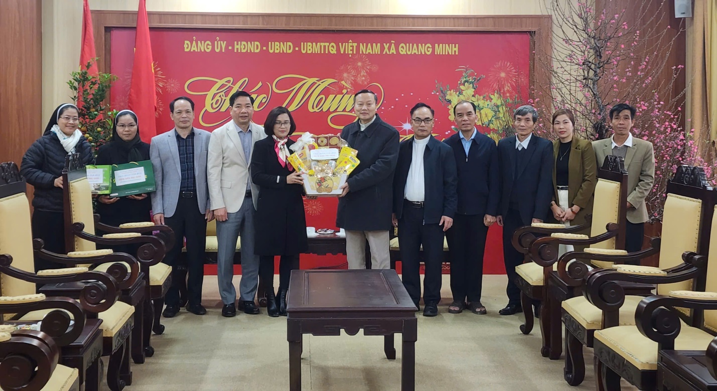 Các tổ chức tôn giáo thăm, chúc Tết xã Quang Minh- Ảnh 1.