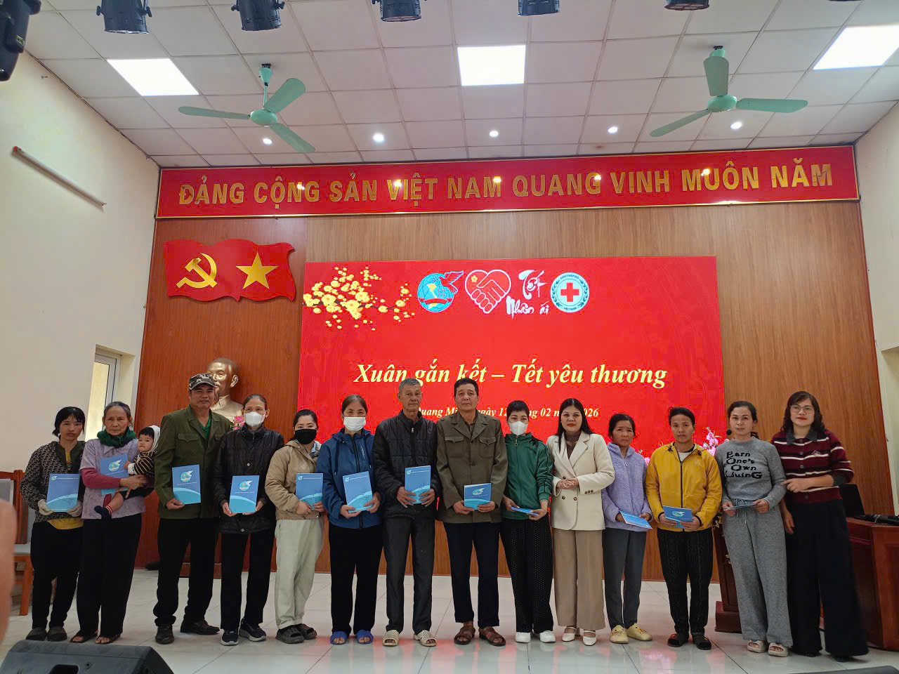 Ấm áp chương trình “Xuân yêu thương”, “Tết nhân ái” trên địa bàn xã Quang Minh- Ảnh 1.