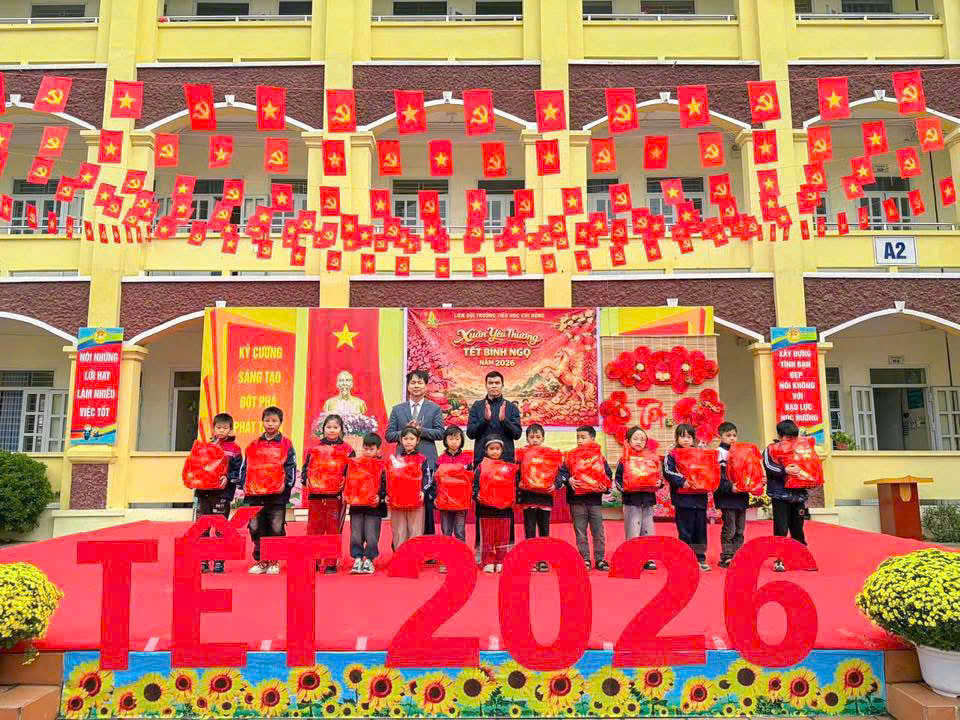 Ấm áp chương trình “Xuân yêu thương”, “Tết nhân ái” trên địa bàn xã Quang Minh- Ảnh 2.