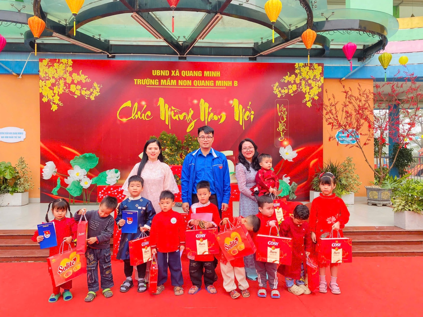 Ấm áp chương trình “Xuân yêu thương”, “Tết nhân ái” trên địa bàn xã Quang Minh- Ảnh 3.