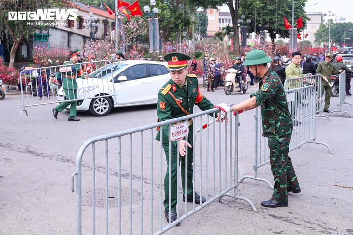 Toàn cảnh trận địa pháo hoa ở Hà Nội chào mừng năm mới Bính Ngọ 2026- Ảnh 8.