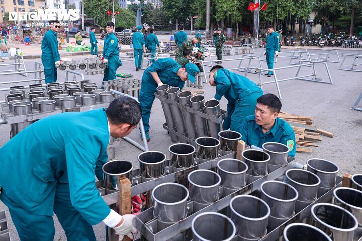 Toàn cảnh trận địa pháo hoa ở Hà Nội chào mừng năm mới Bính Ngọ 2026- Ảnh 2.