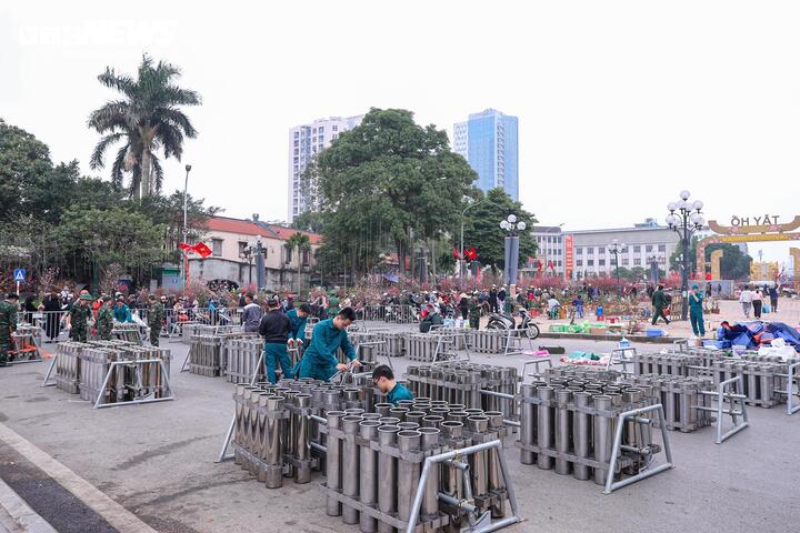 Toàn cảnh trận địa pháo hoa ở Hà Nội chào mừng năm mới Bính Ngọ 2026- Ảnh 11.