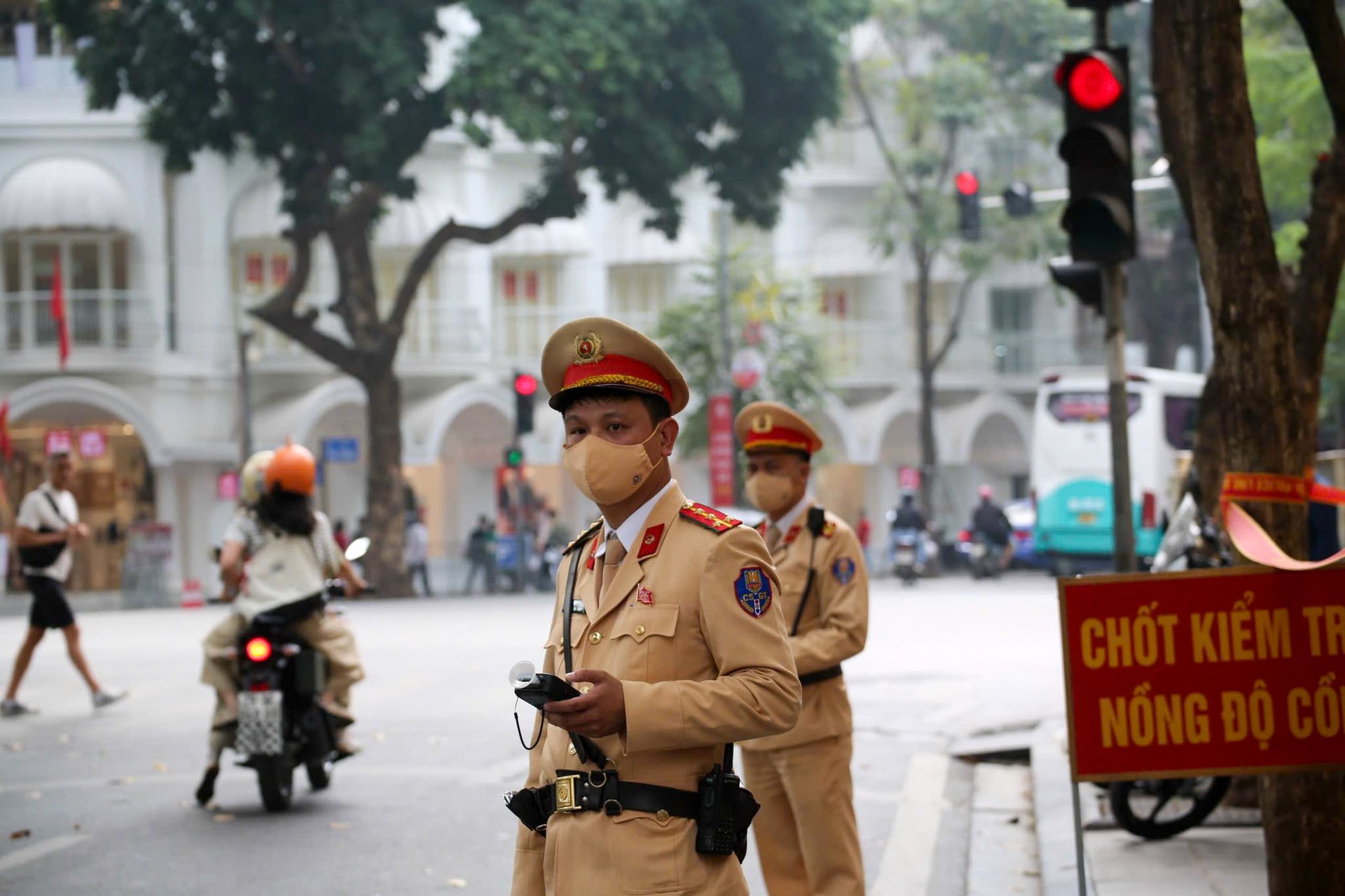 Hà Nội: Quyết liệt xử lý vi phạm nồng độ cồn ngay từ sáng mùng 1 Tết Bính Ngọ- Ảnh 1.