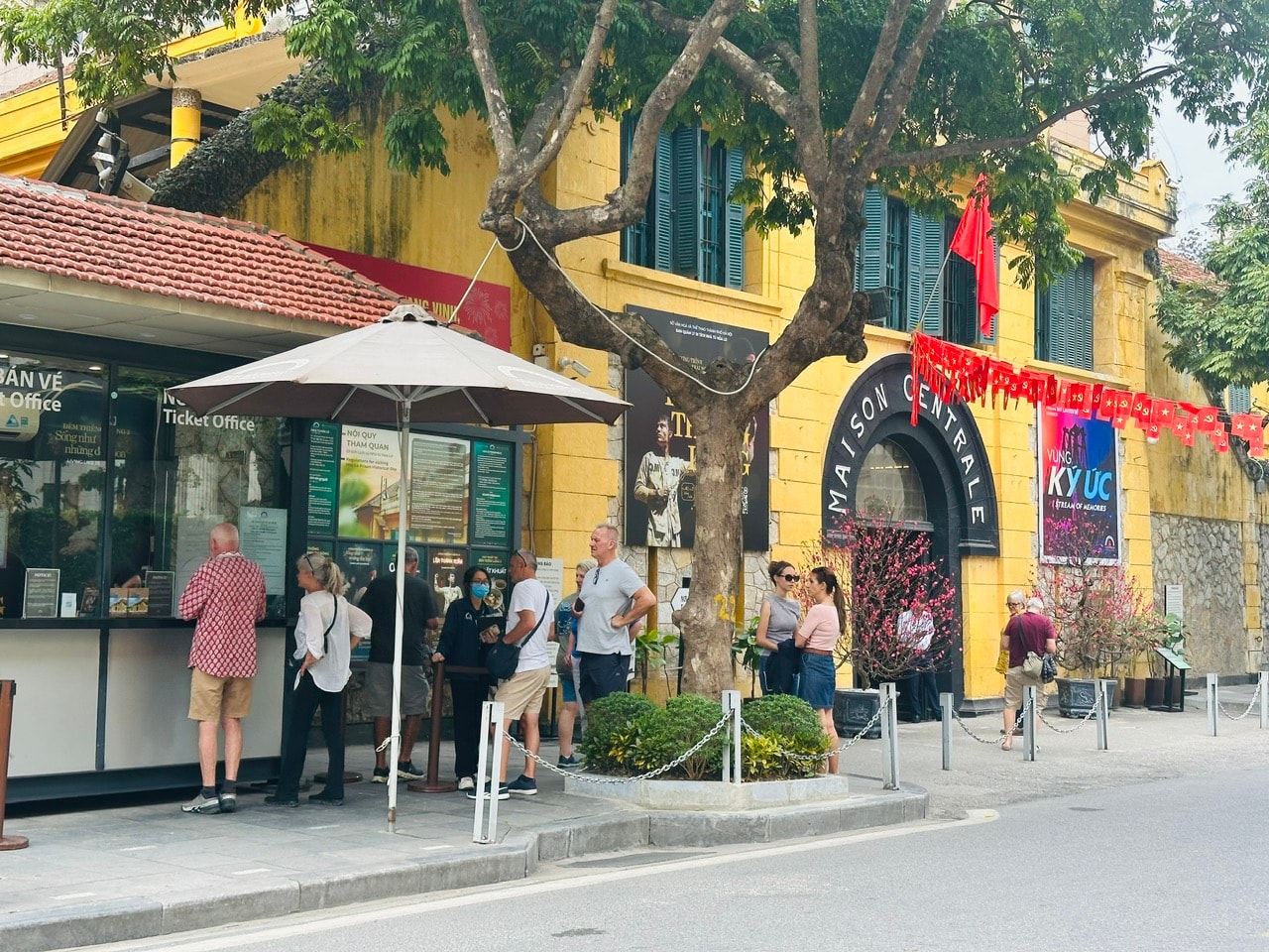 Hà Nội: Các điểm vui chơi đông kín du khách từ mùng 1 Tết- Ảnh 19.