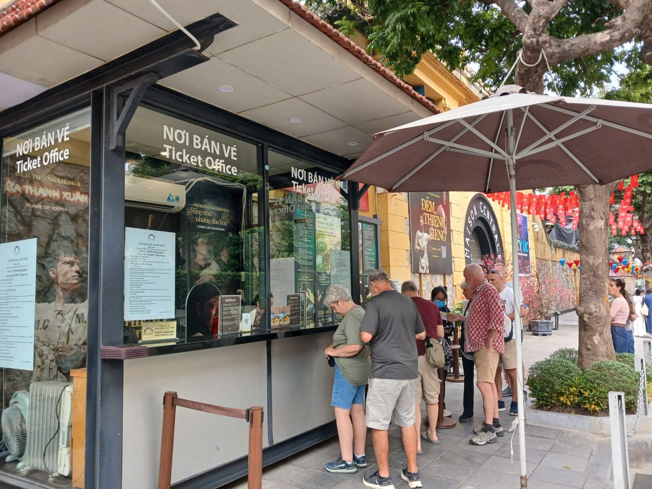 Hà Nội: Các điểm vui chơi đông kín du khách từ mùng 1 Tết- Ảnh 20.