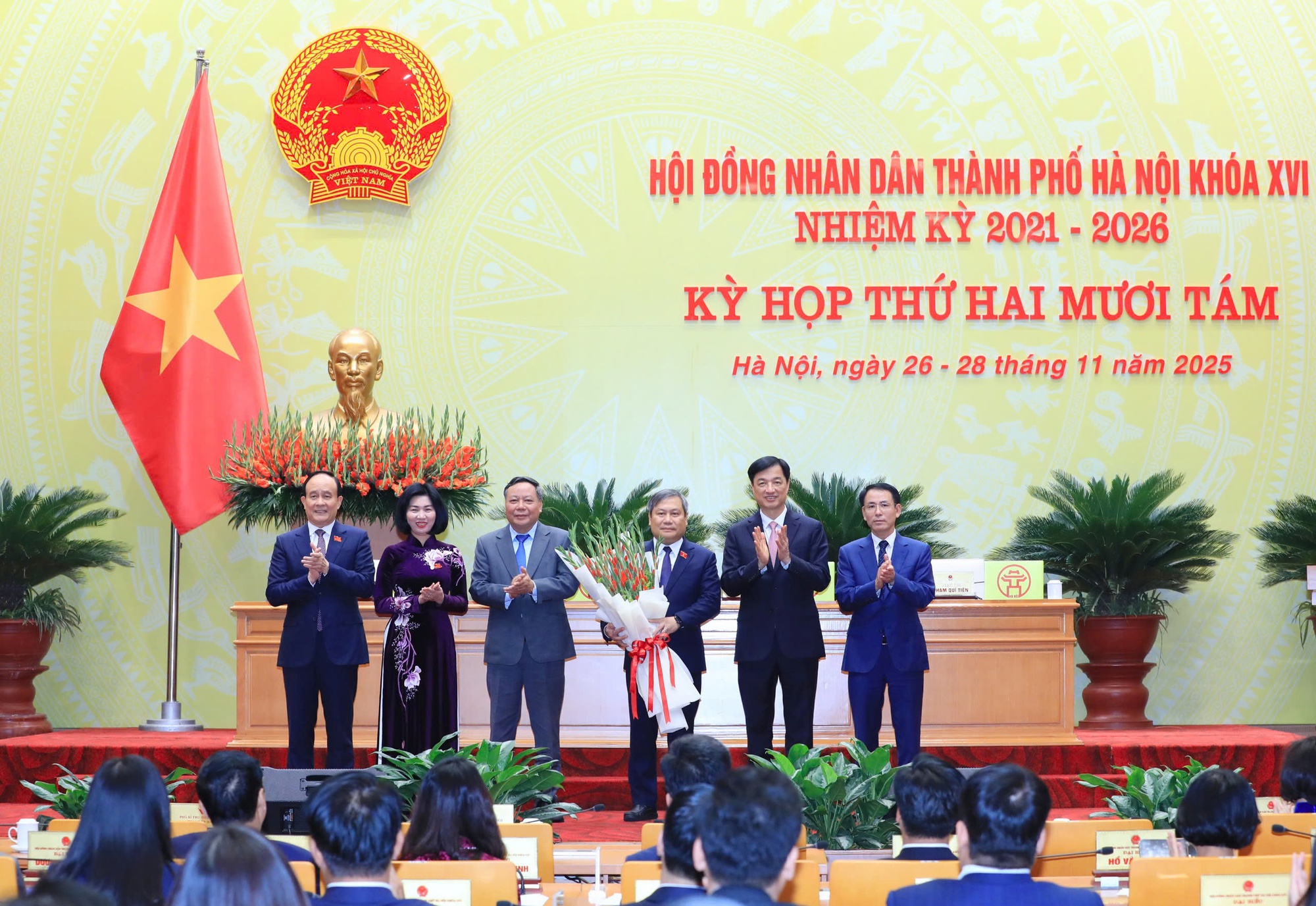 Quyết tâm đưa Hà Nội phát triển nhanh, xanh và hạnh phúc trong kỷ nguyên mới- Ảnh 2.