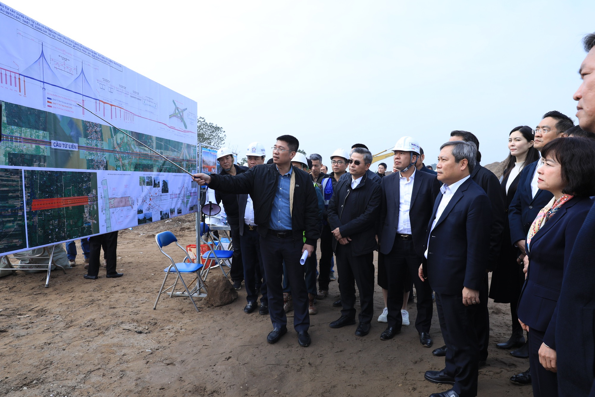 Quyết tâm đưa Hà Nội phát triển nhanh, xanh và hạnh phúc trong kỷ nguyên mới- Ảnh 3.