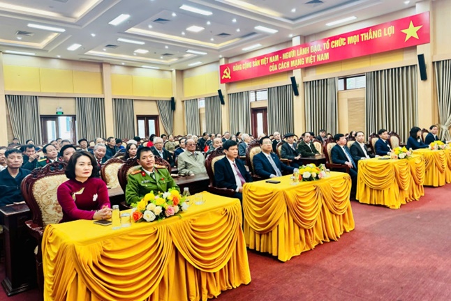 Đảng uỷ xã Hoài Đức tổ chức Lễ trao tặng Huy hiệu Đảng đợt 3/2/2026- Ảnh 1.