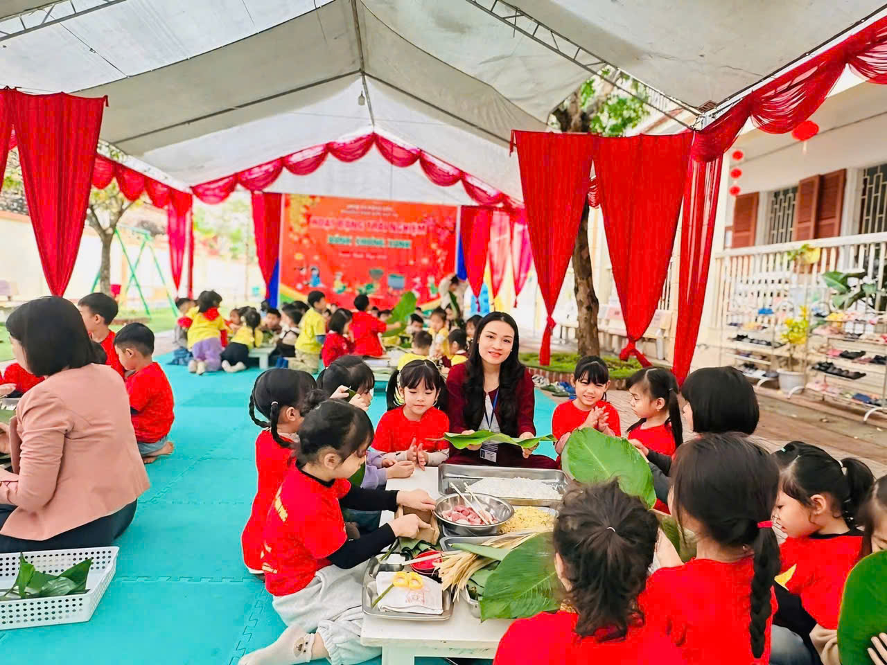 Trường Mầm non Xuy Xá: Xuân ấm từ những gian hàng Tết cho học sinh nghèo- Ảnh 1.