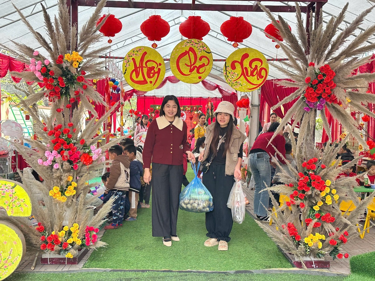 Trường Mầm non Xuy Xá: Xuân ấm từ những gian hàng Tết cho học sinh nghèo- Ảnh 6.