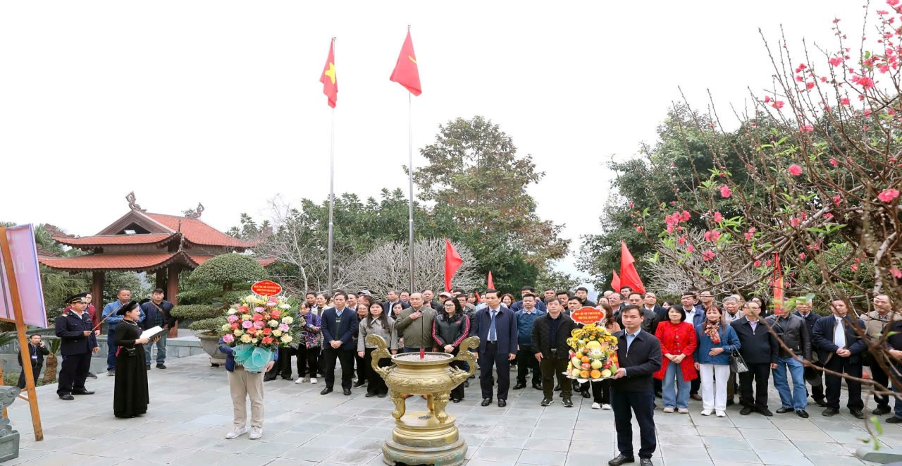 Phường Yên Hòa tổ chức Chương trình “Về nguồn” tại Khu di tích quốc gia đặc biệt ATK Định Hóa (Thái Nguyên)- Ảnh 2.