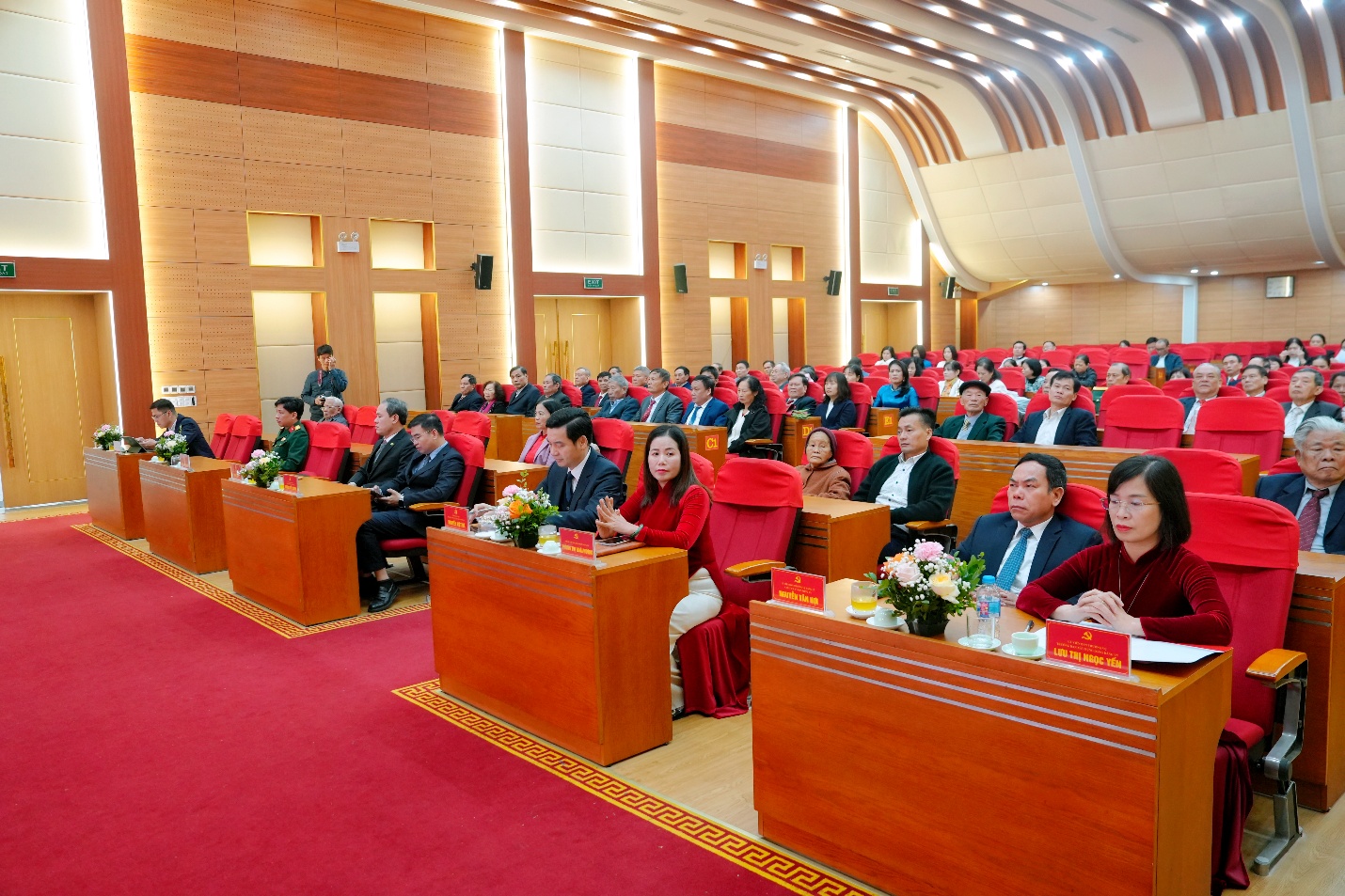 Đảng ủy xã Gia Lâm tổ chức lễ kỷ niệm 96 năm Ngày thành lập Đảng Cộng sản Việt Nam và trao Huy hiệu Đảng đợt 3/2- Ảnh 1.