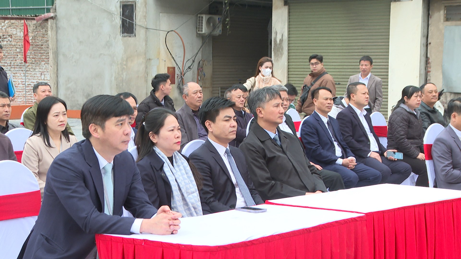 KHÁNH THÀNH CÔNG TRÌNH SÂN CHƠI, ĐIỂM SINH HOẠT CỘNG ĐỒNG KHU CHỢ THÔN CỔ ĐIỂN – NÂNG CAO ĐỜI SỐNG VĂN HÓA CƠ SỞ- Ảnh 2.