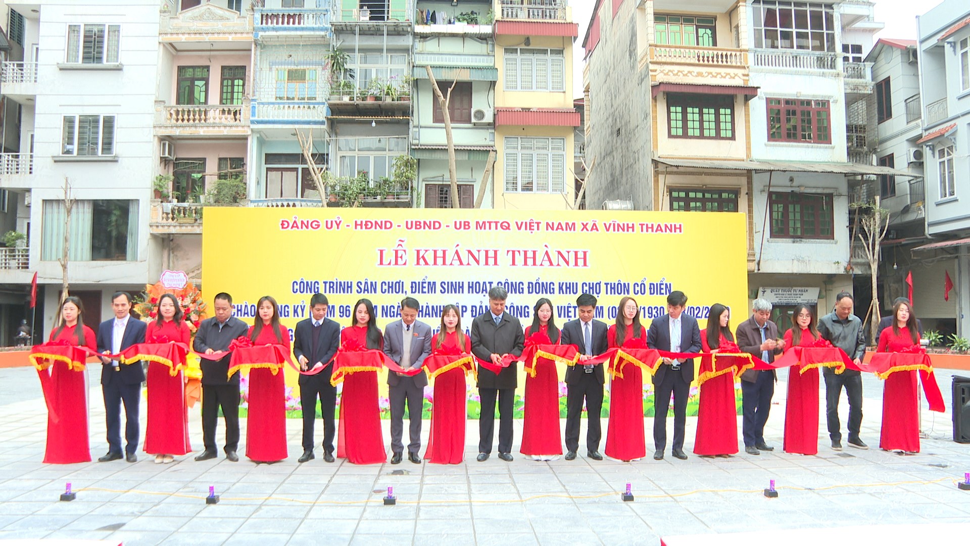 KHÁNH THÀNH CÔNG TRÌNH SÂN CHƠI, ĐIỂM SINH HOẠT CỘNG ĐỒNG KHU CHỢ THÔN CỔ ĐIỂN – NÂNG CAO ĐỜI SỐNG VĂN HÓA CƠ SỞ- Ảnh 3.