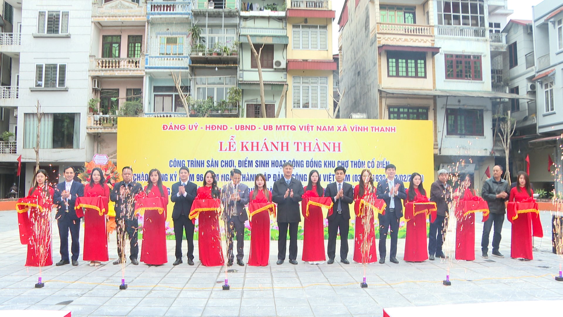 KHÁNH THÀNH CÔNG TRÌNH SÂN CHƠI, ĐIỂM SINH HOẠT CỘNG ĐỒNG KHU CHỢ THÔN CỔ ĐIỂN – NÂNG CAO ĐỜI SỐNG VĂN HÓA CƠ SỞ- Ảnh 4.