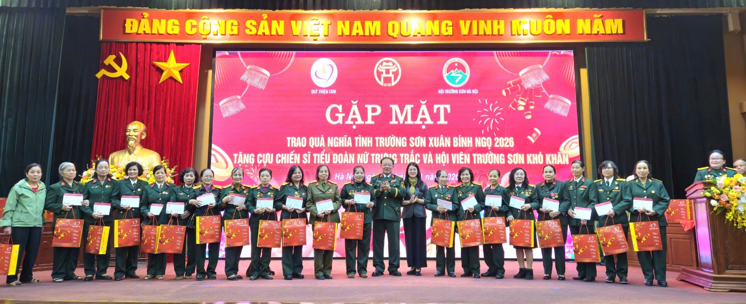 Hội Trường Sơn Hà Nội phối hợp với Quỹ Thiện Tâm tổ chức gặp mặt, trao quà nghĩa tình Trường Sơn Xuân Bính Ngọ 2026 tặng cựu chiến sĩ Tiểu đoàn nữ Trưng Trắc và hội viên Trường Sơn Hà Nội khó khăn- Ảnh 7.