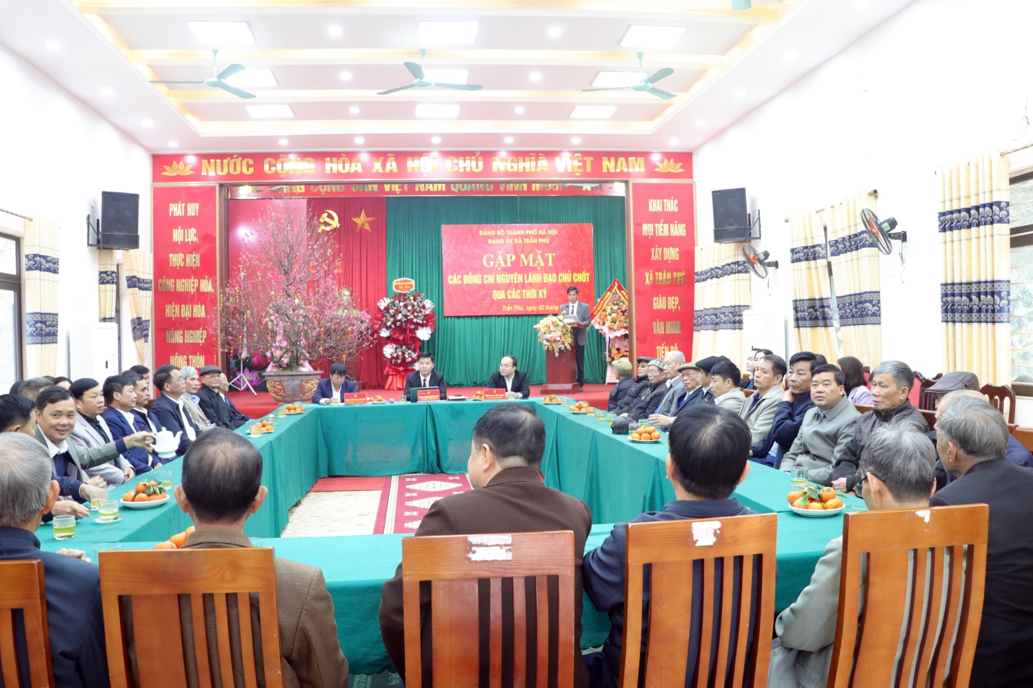 Đảng ủy xã Trần Phú tổ chức gặp mặt các đồng chí lãnh đạo qua các thời kỳ- Ảnh 1.