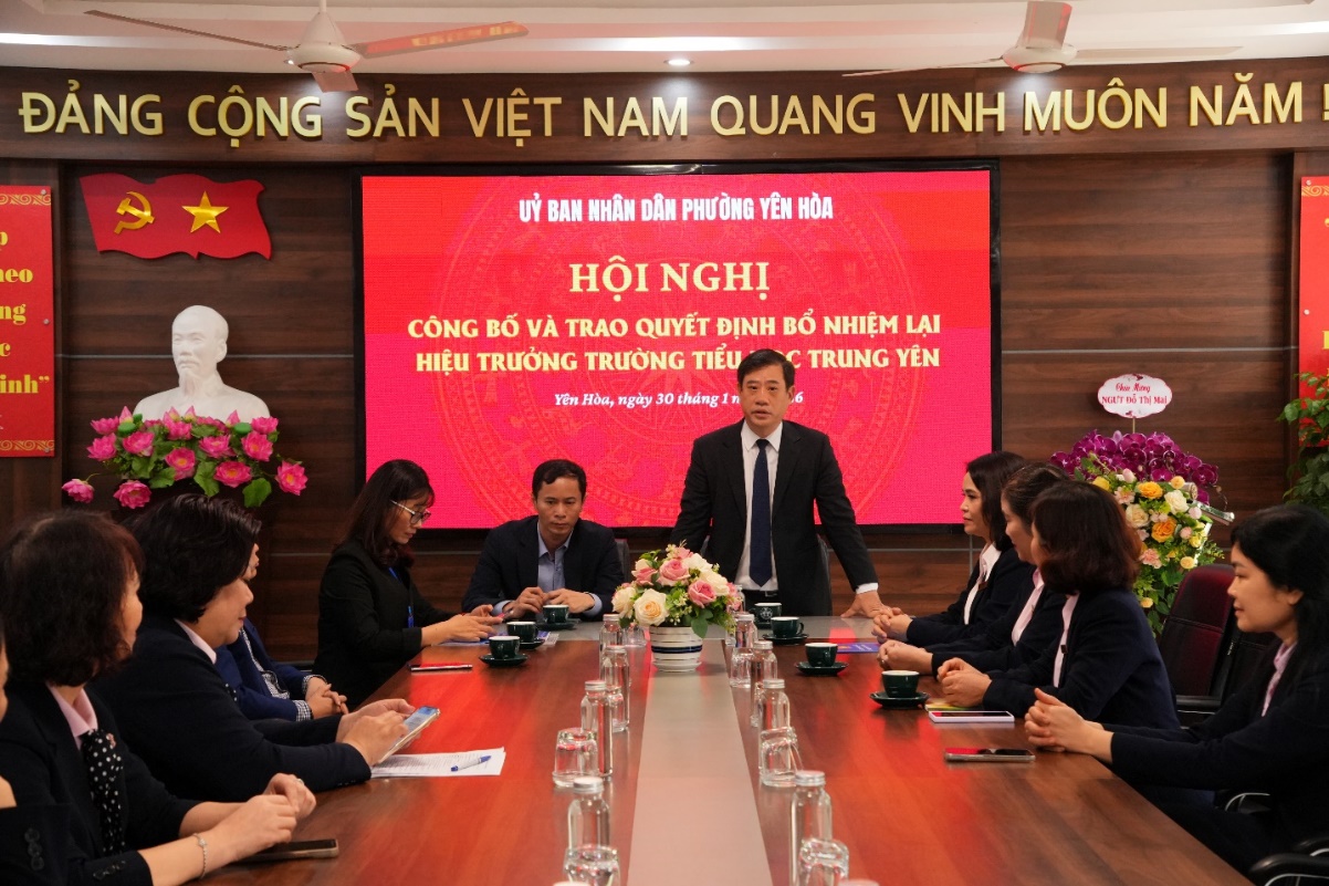 Ảnh có chứa văn bản, trang phục, trong nhà, phụ nữ  Nội dung do AI tạo ra có thể không chính xác.