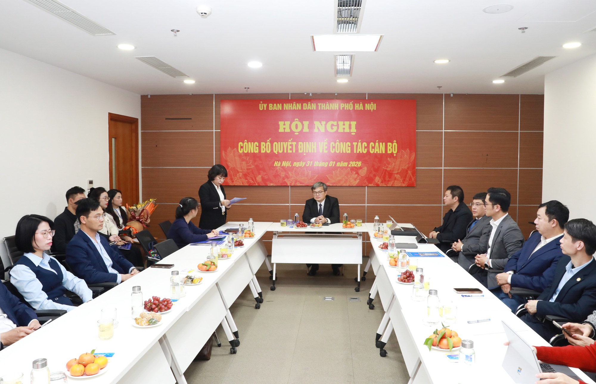 Đồng chí Phạm Tiến Luật được bổ nhiệm làm Phó Giám đốc Trung tâm Phục vụ hành chính công Thành phố- Ảnh 2.