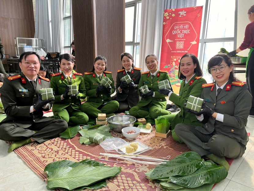 "Gói trọn" cả tình quân dân trong từng chiếc bánh chưng gửi tặng người khó khăn- Ảnh 14.