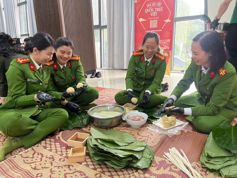 "Gói trọn" cả tình quân dân trong từng chiếc bánh chưng gửi tặng người khó khăn- Ảnh 6.