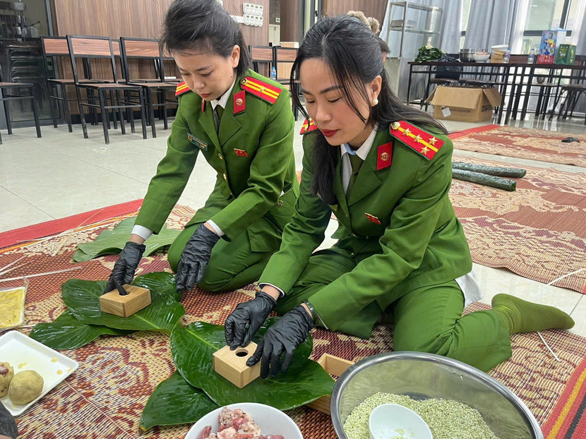 "Gói trọn" cả tình quân dân trong từng chiếc bánh chưng gửi tặng người khó khăn- Ảnh 7.