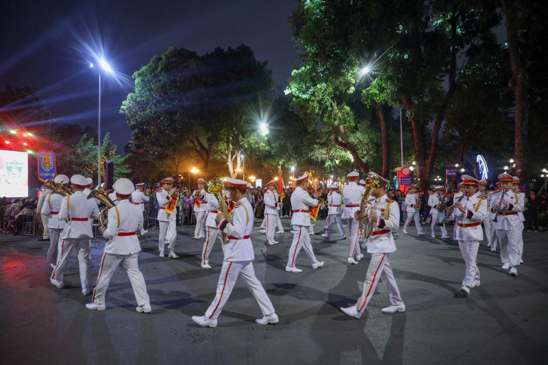 Khúc hát mừng xuân, dâng Đảng trước Tượng đài “CAND vì dân phục vụ”- Ảnh 3.