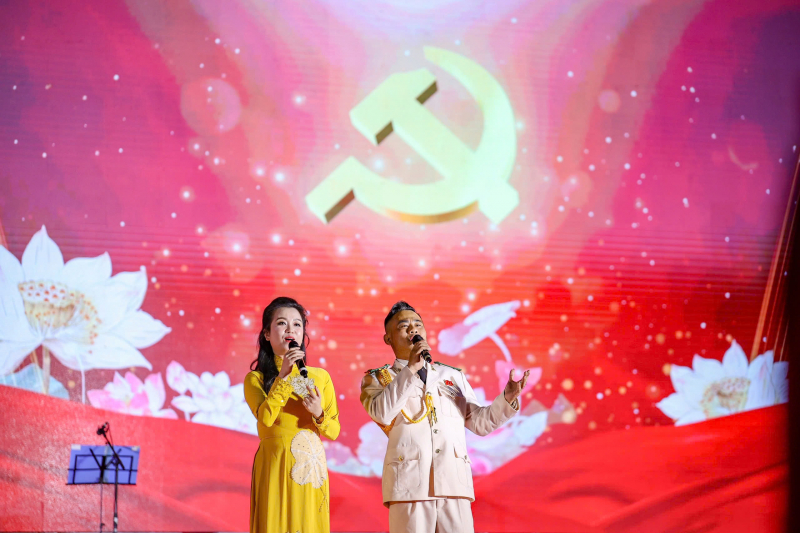 Khúc hát mừng xuân, dâng Đảng trước Tượng đài “CAND vì dân phục vụ”- Ảnh 10.