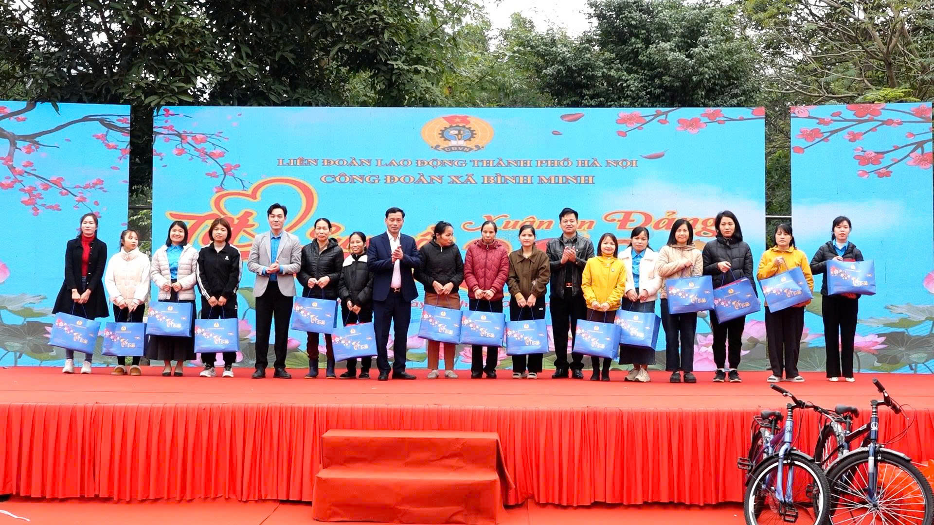 Đảng cộng sản Việt Nam- 96 năm soi đường dân tộc, niềm tin, khát vọng và dấu ấn trên quê hương Bình Minh- Ảnh 4.