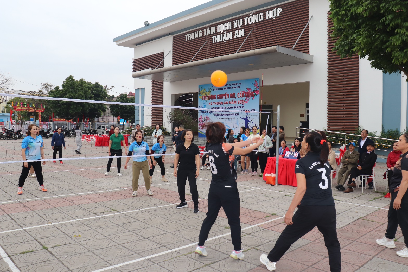 Xã Thuận An từng bừng Giải Bóng chuyền hơi, cầu lông chào Xuân Bính Ngọ 2026- Ảnh 4.