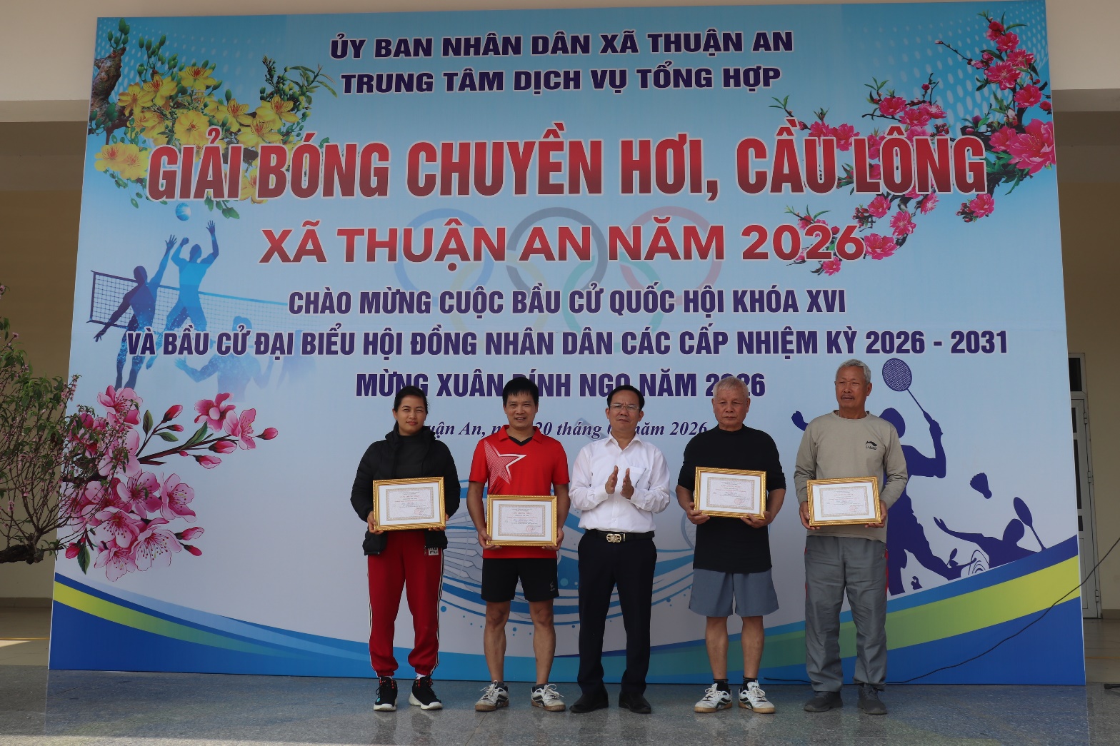 A group of men holding certificates  AI-generated content may be incorrect.