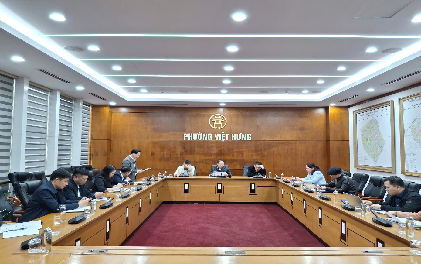 Ủy ban bầu cử phường Việt Hưng tổ chức hội nghị thảo luận danh sách chính thức những người ứng cử đại biểu HĐND phường nhiệm kỳ 2026–2031 theo từng đơn vị bầu cử- Ảnh 1.