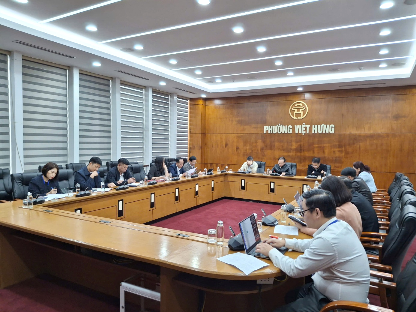 Ủy ban bầu cử phường Việt Hưng tổ chức hội nghị thảo luận danh sách chính thức những người ứng cử đại biểu HĐND phường nhiệm kỳ 2026–2031 theo từng đơn vị bầu cử- Ảnh 3.