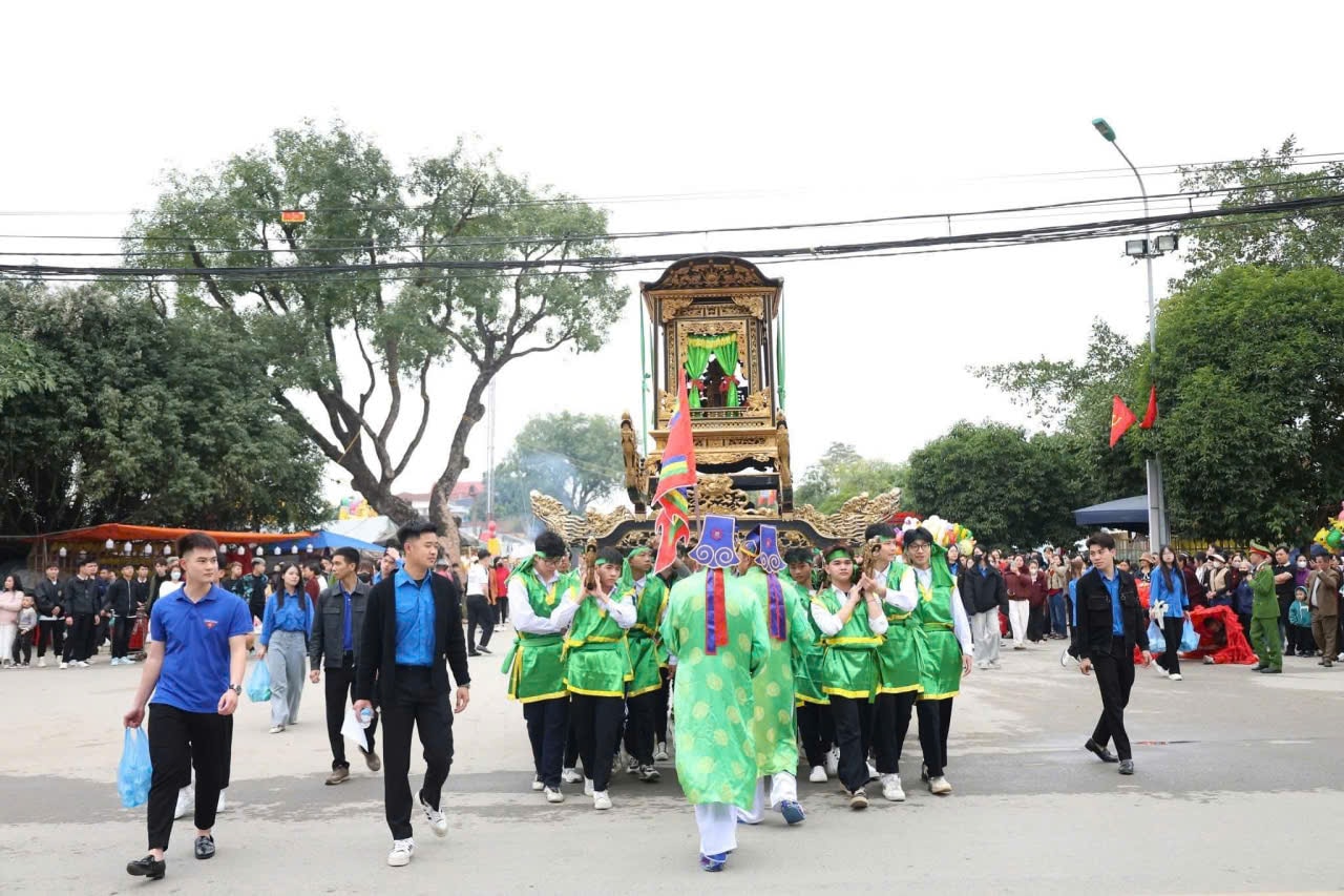Độc đáo lễ rước kiệu Hai Bà Trưng- Ảnh 11.