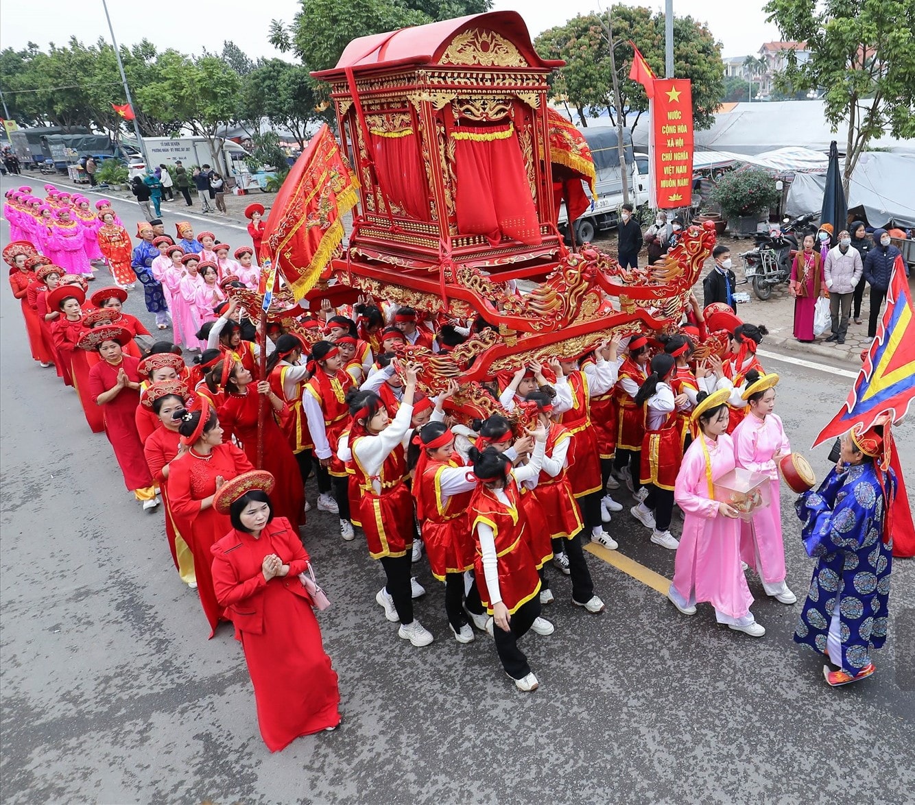 Độc đáo lễ rước kiệu Hai Bà Trưng- Ảnh 12.