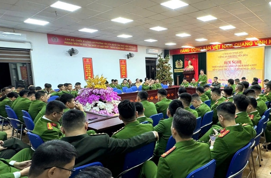 Công an phường Yên Hòa triển khai phương án bảo đảm an toàn đêm Giao thừa Xuân Bính Ngọ 2026 - Giữ trọn bình yên cho Nhân dân đón Tết- Ảnh 1.