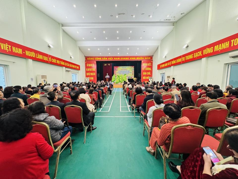 Phường Nghĩa Đô gặp mặt cán bộ, công chức, viên chức và người lao động nhân dịp Tết Nguyên đán Bính Ngọ 2026- Ảnh 4.