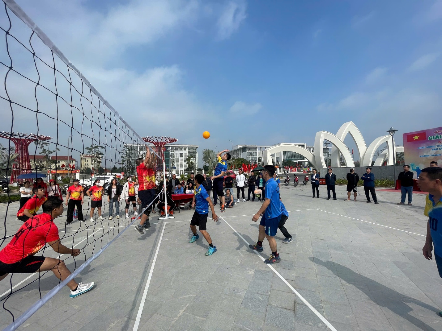 SÔI NỔI CHUNG KẾT GIẢI BÓNG CHUYỀN HƠI XÃ GIA LÂM MỪNG XUÂN BÍNH NGỌ 2026- Ảnh 3.