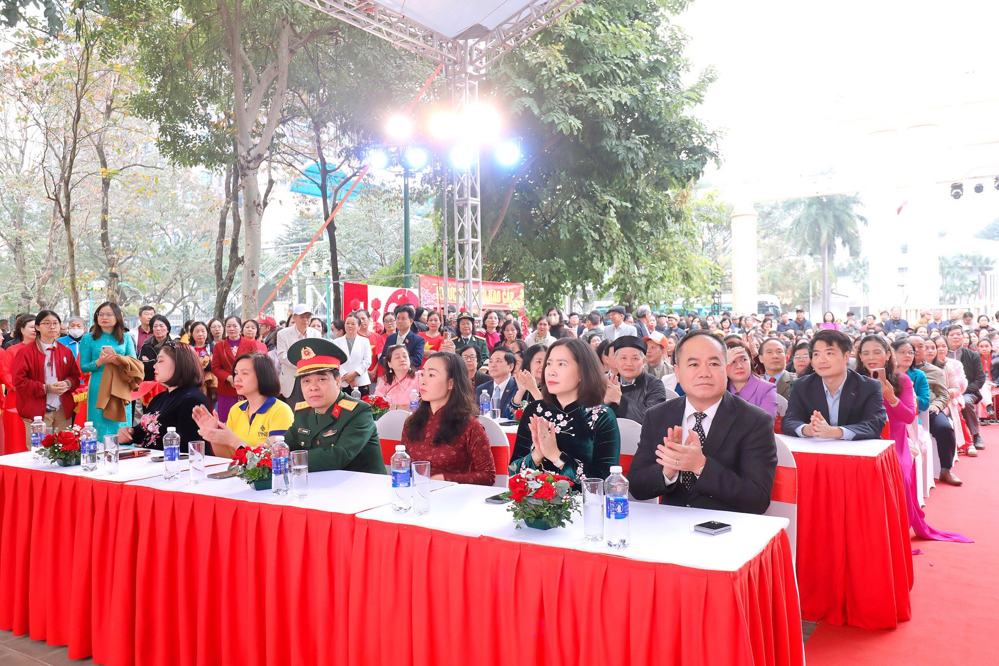 Phường Nghĩa Đô rộn ràng chương trình “Xuân gắn kết – Tết sum vầy” Xuân Bính Ngọ 2026- Ảnh 2.