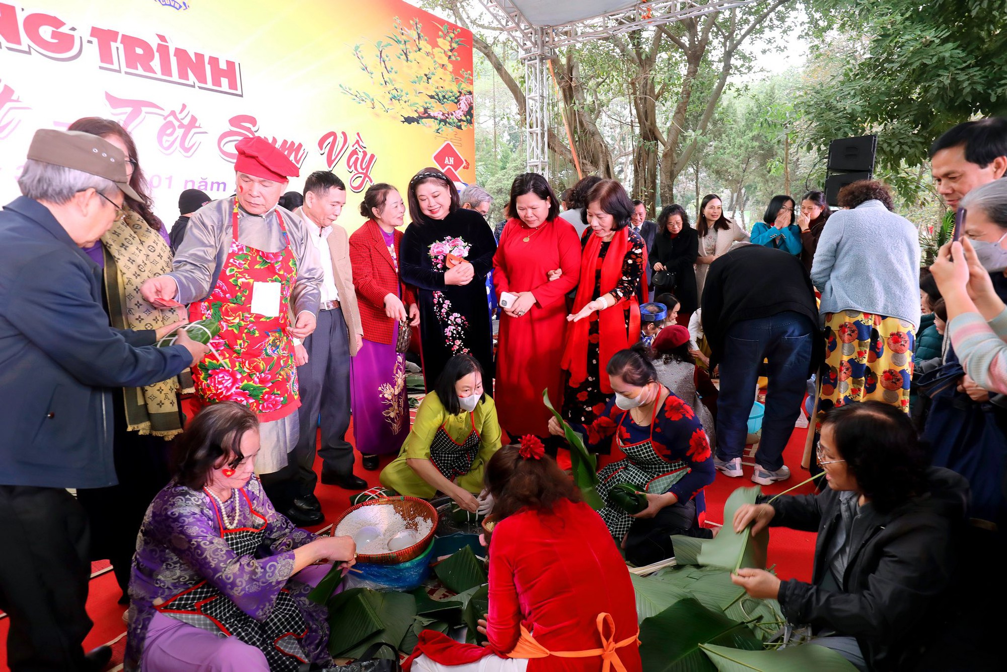 Phường Nghĩa Đô rộn ràng chương trình “Xuân gắn kết – Tết sum vầy” Xuân Bính Ngọ 2026- Ảnh 6.