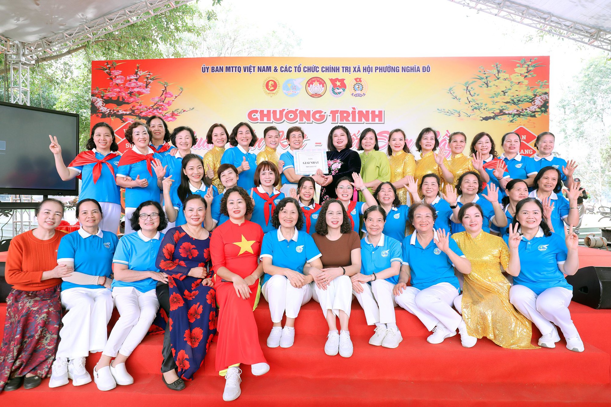 Phường Nghĩa Đô rộn ràng chương trình “Xuân gắn kết – Tết sum vầy” Xuân Bính Ngọ 2026- Ảnh 10.