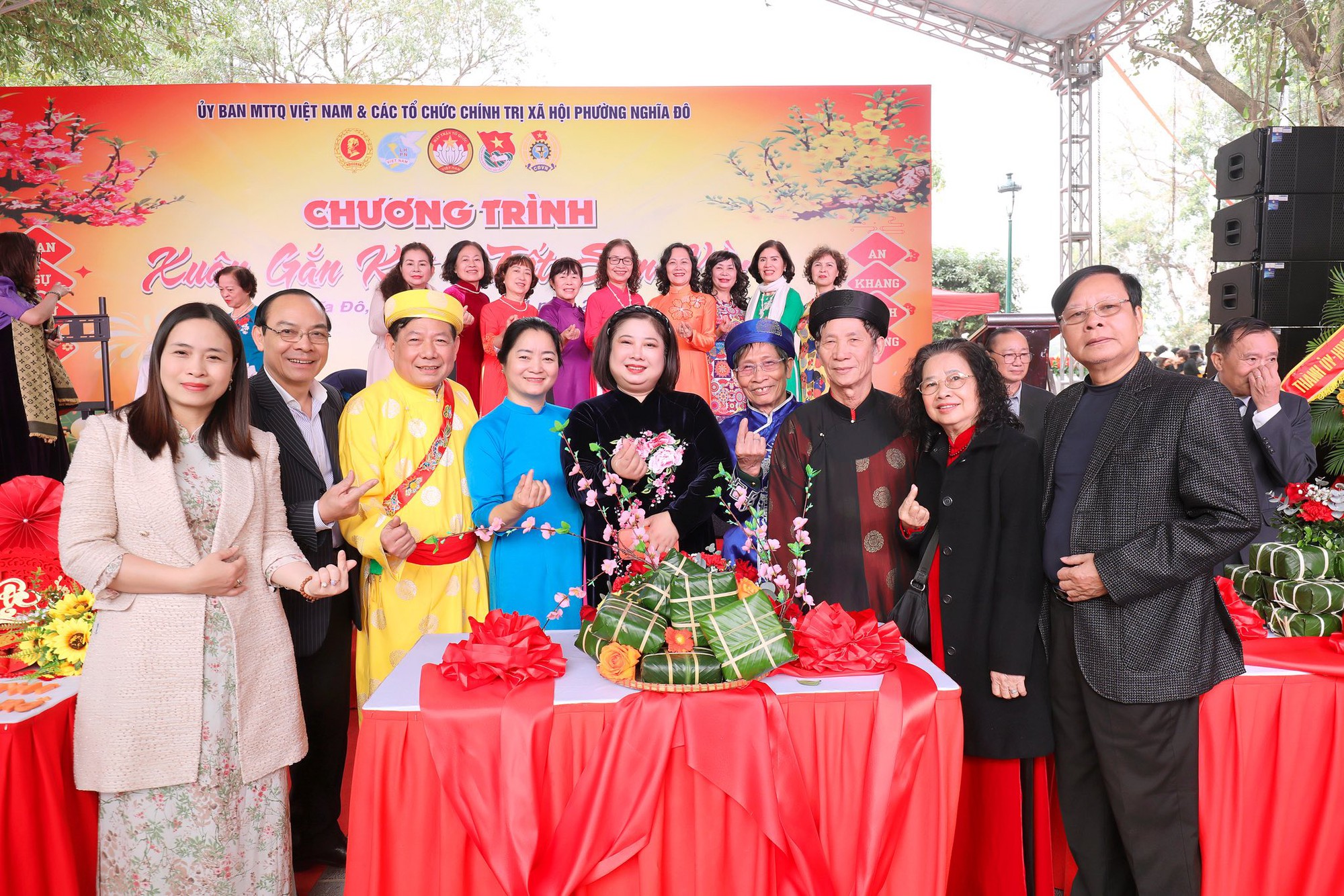 Phường Nghĩa Đô rộn ràng chương trình “Xuân gắn kết – Tết sum vầy” Xuân Bính Ngọ 2026- Ảnh 11.