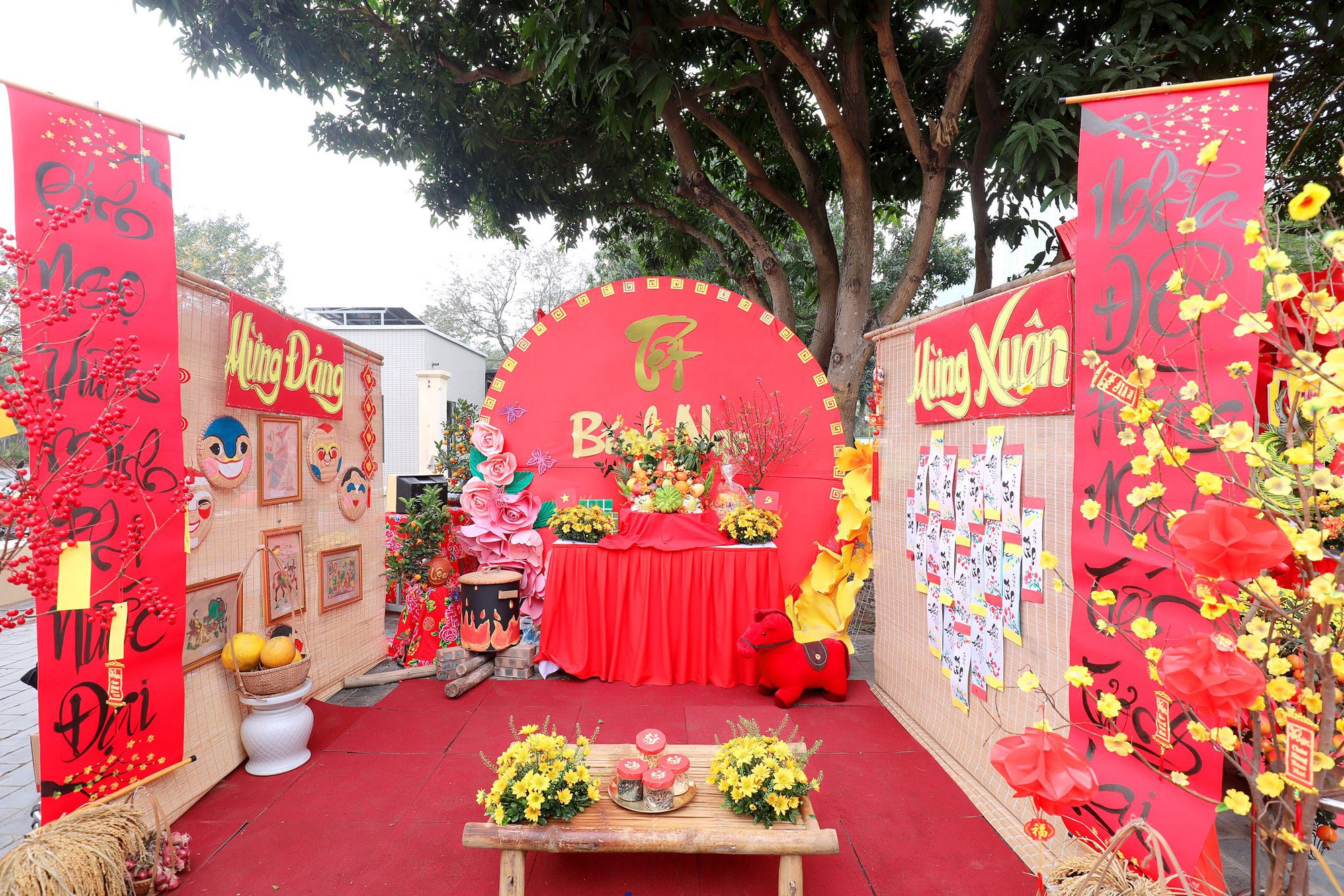 Phường Nghĩa Đô rộn ràng chương trình “Xuân gắn kết – Tết sum vầy” Xuân Bính Ngọ 2026- Ảnh 16.