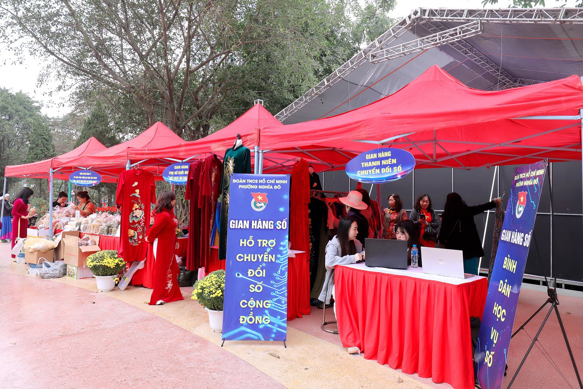 Phường Nghĩa Đô rộn ràng chương trình “Xuân gắn kết – Tết sum vầy” Xuân Bính Ngọ 2026- Ảnh 19.