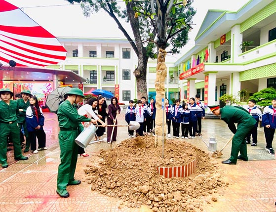 Lễ phát động “Tết trồng cây đời đời nhớ ơn Bác Hồ xuân Bính Ngọ năm 2026” tại xã Ô Diên- Ảnh 4.