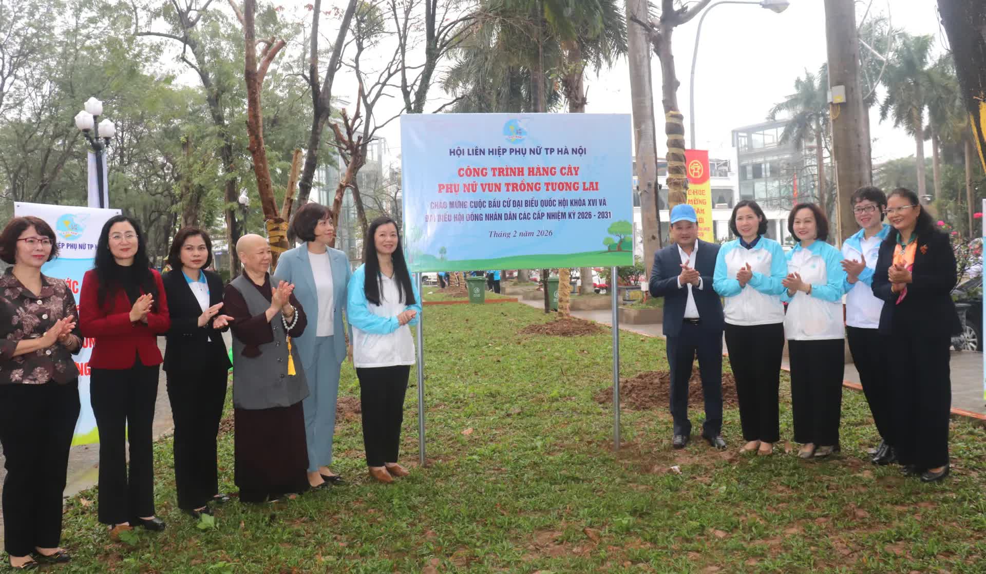 Phường Bạch Mai và Hội Liên hiệp phụ nữ Hà Nội phát động Tết trồng cây Xuân Bính Ngọ 2026- Ảnh 6.