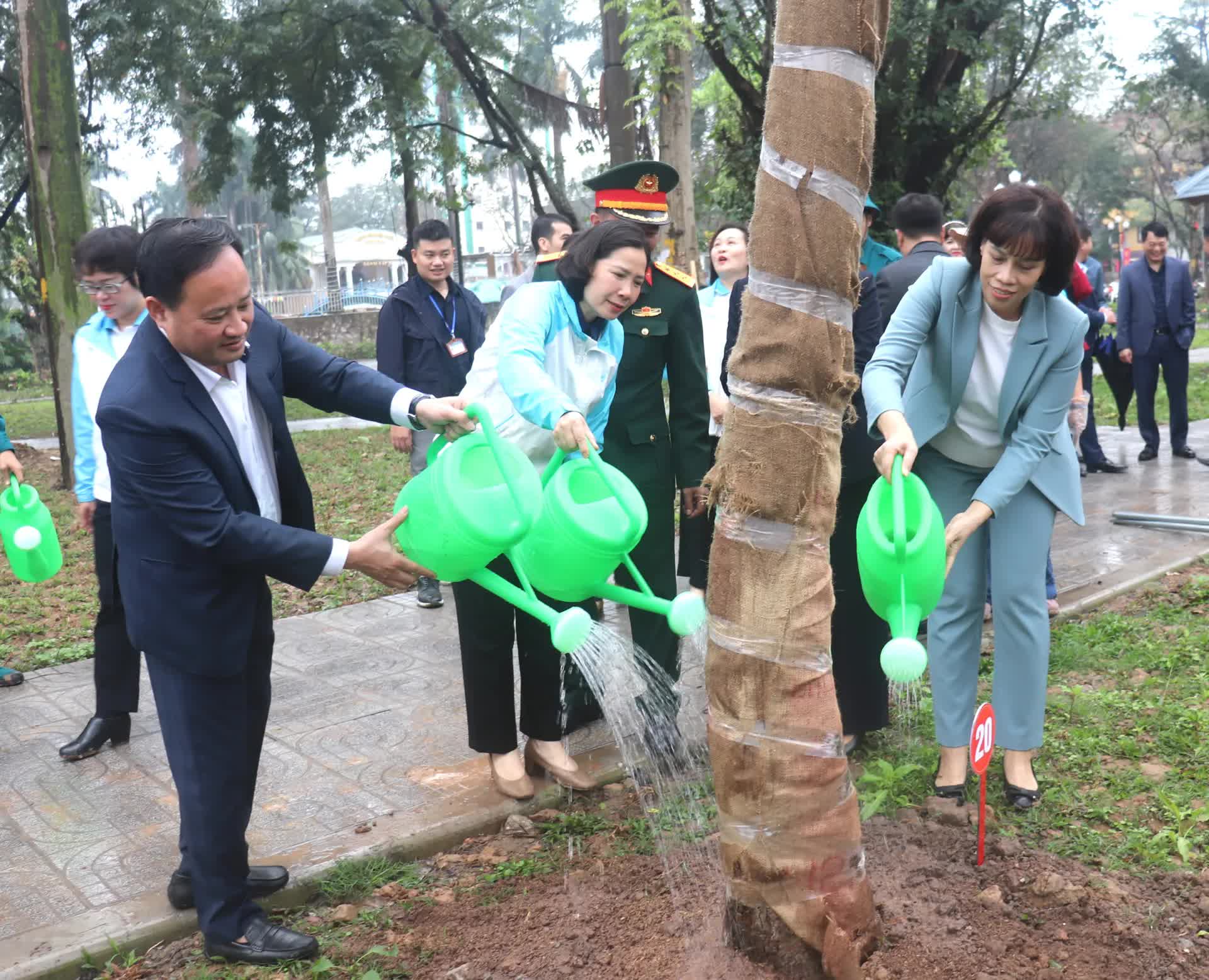 Phường Bạch Mai và Hội Liên hiệp phụ nữ Hà Nội phát động Tết trồng cây Xuân Bính Ngọ 2026- Ảnh 8.