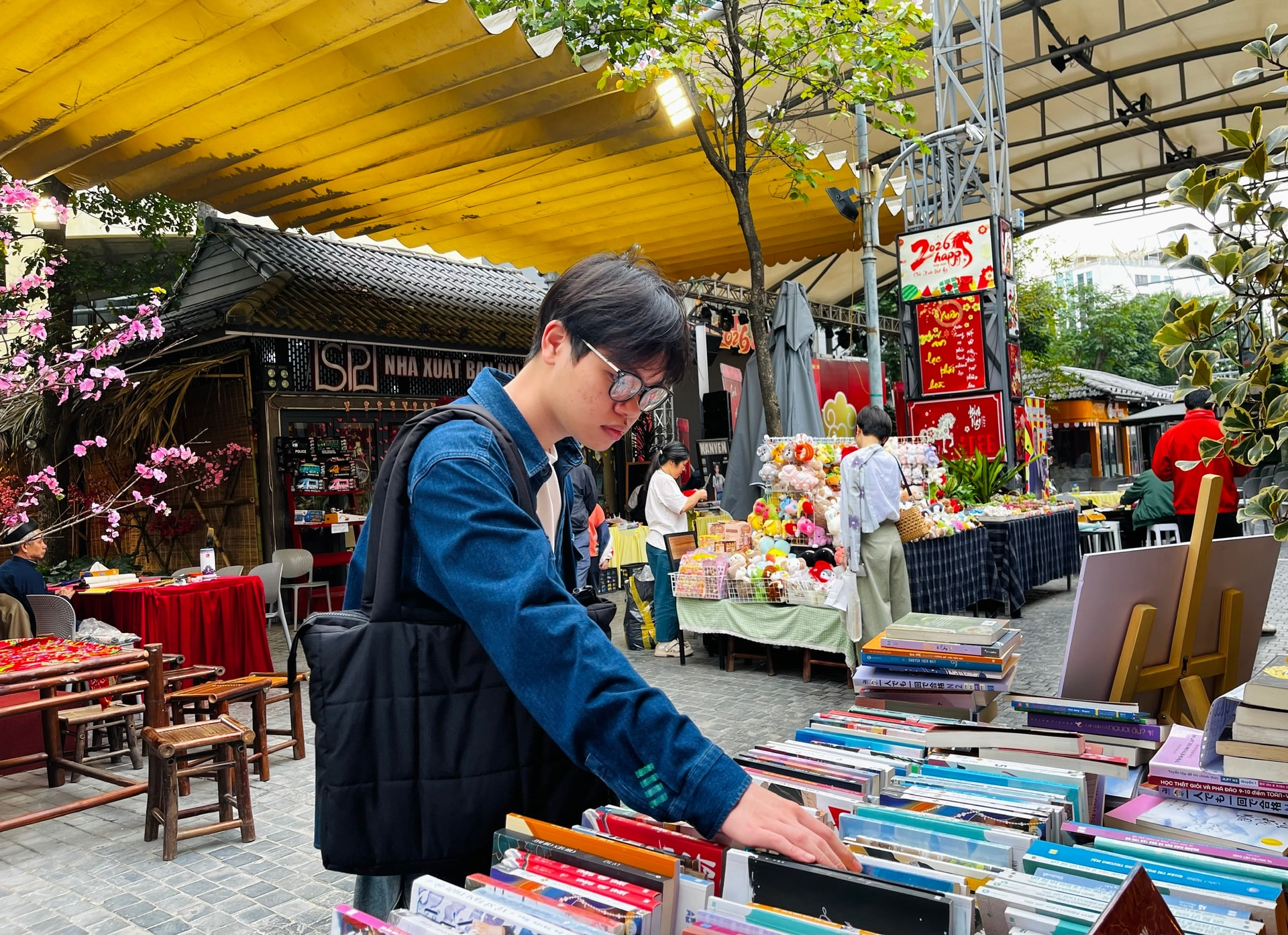 Du Xuân tìm hiểu tri thức – nét đẹp của học sinh Thủ đô- Ảnh 3.