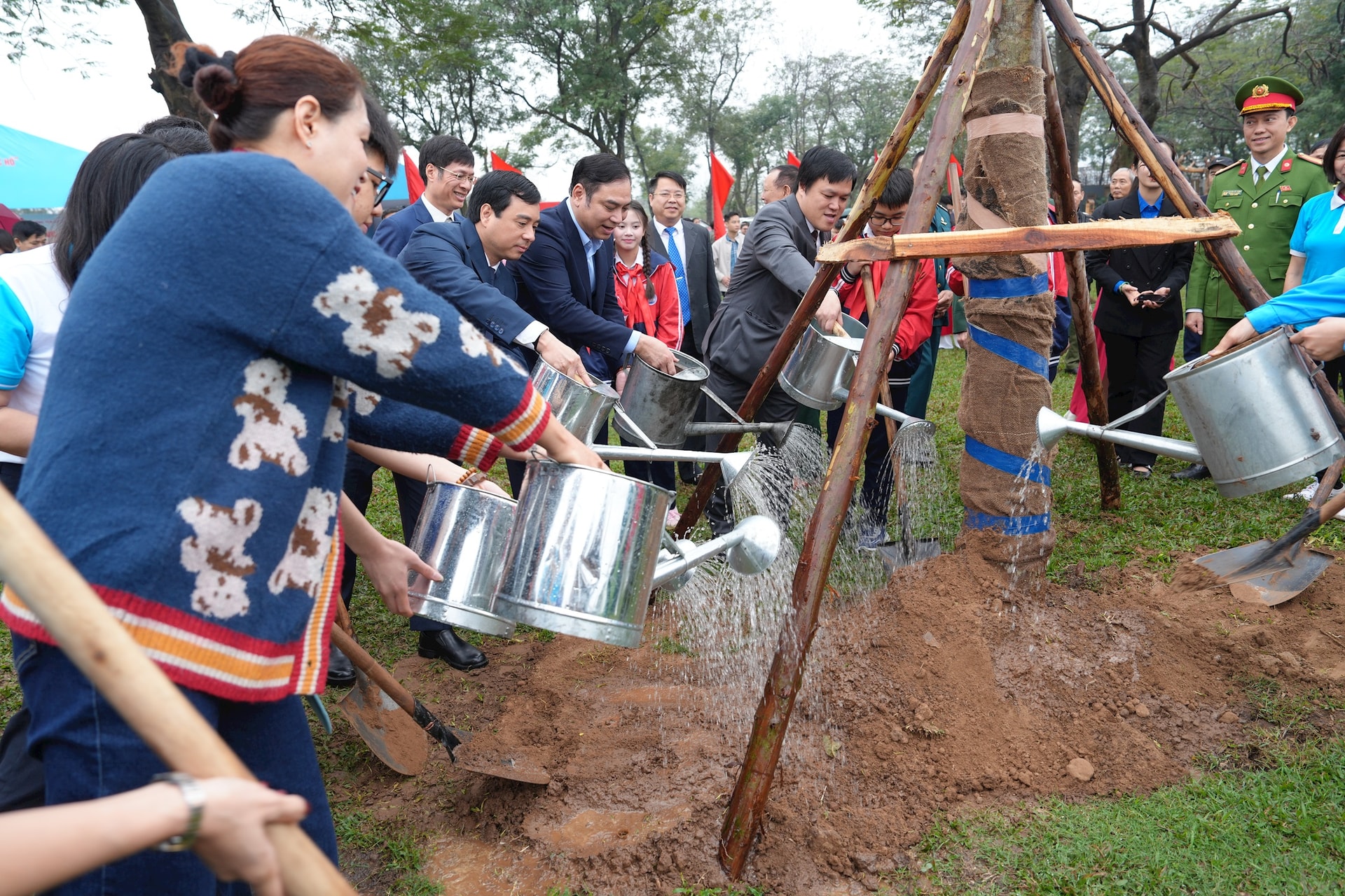 Phường Yên Sở phát động Tết trồng cây Xuân Bính Ngọ 2026- Ảnh 3.